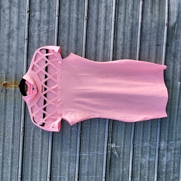 Dress - Picture 1 of 4